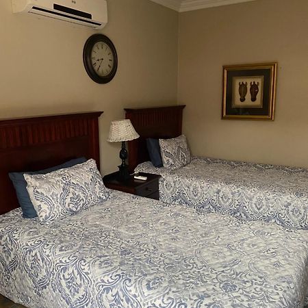 MacGregors Guest House Pretoria-Noord Esterno foto