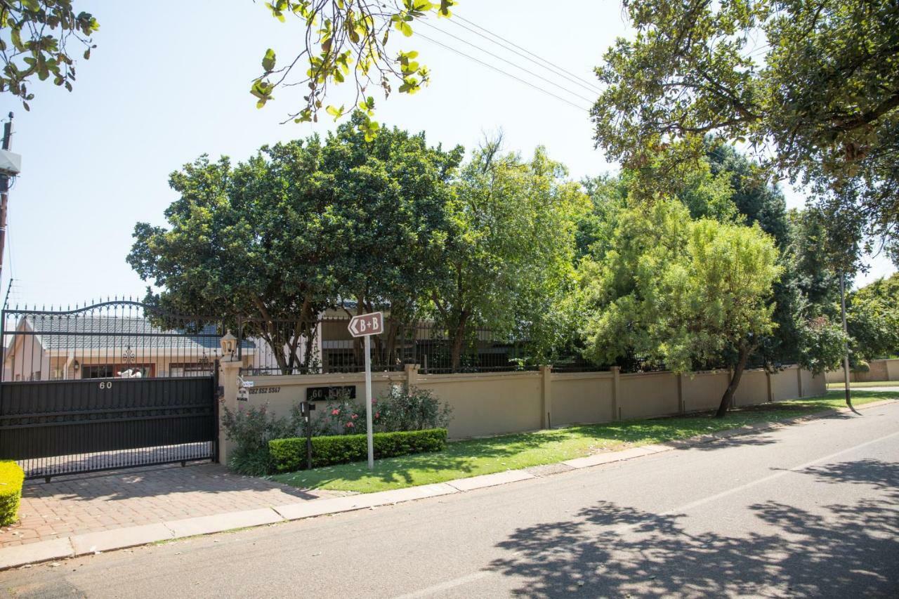 MacGregors Guest House Pretoria-Noord Esterno foto