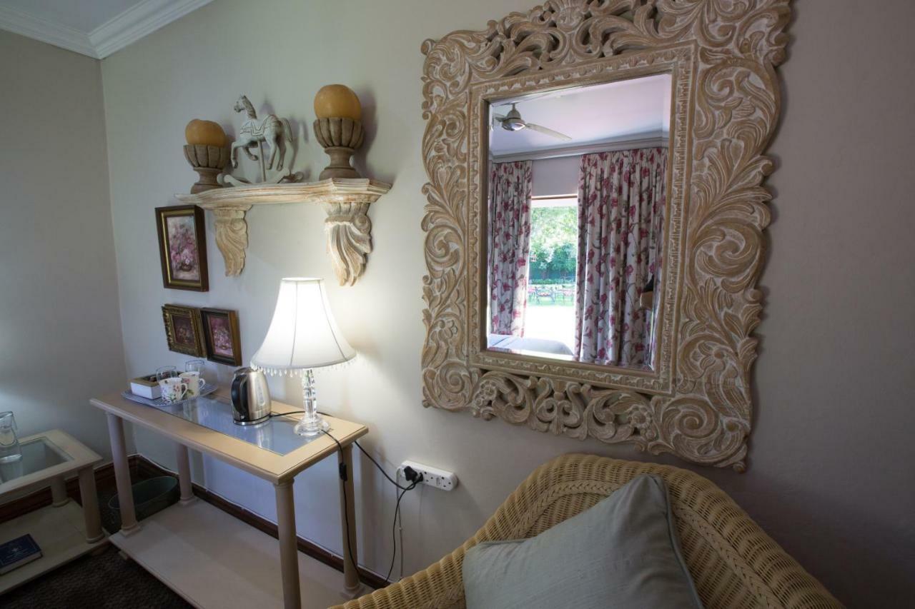MacGregors Guest House Pretoria-Noord Esterno foto